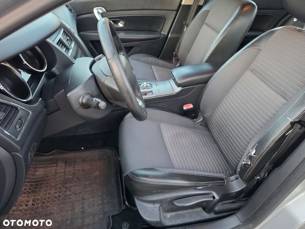 Renault Latitude - 12