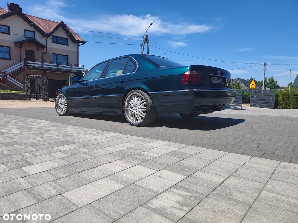 BMW Seria 7 740i - 4