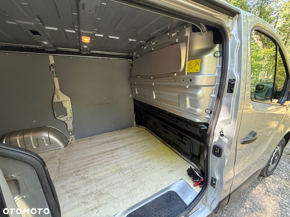 Renault Trafic - 25