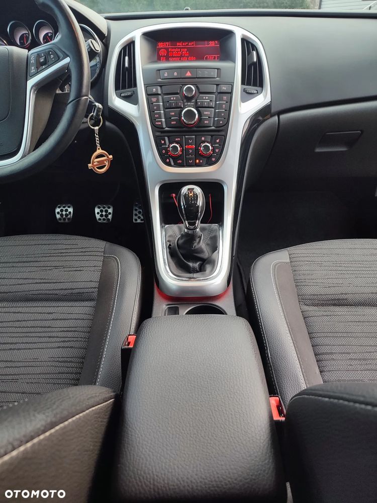 Opel Astra 1.4 Turbo Exklusiv - 10