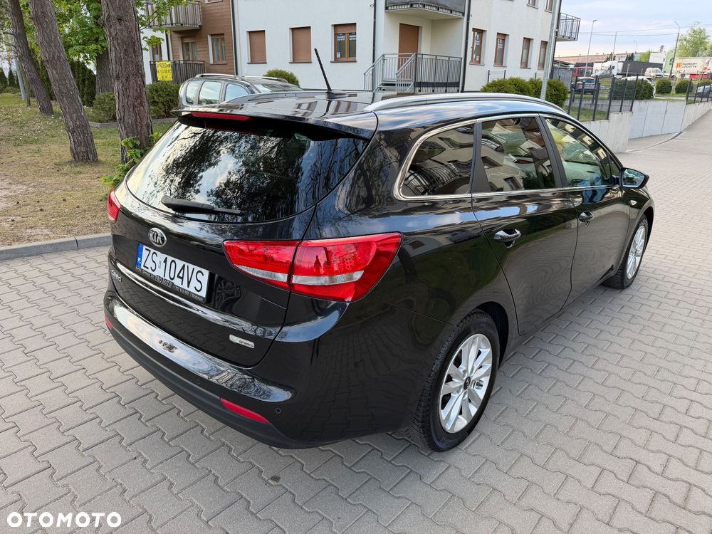 Kia Ceed - 10