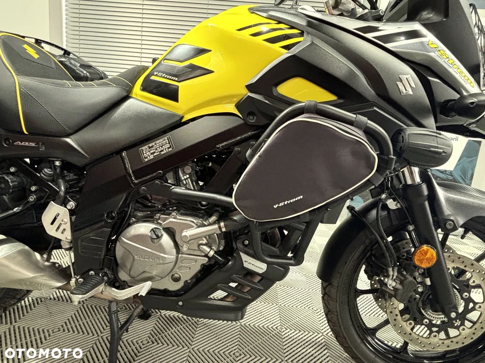 Suzuki V-STROM - 32