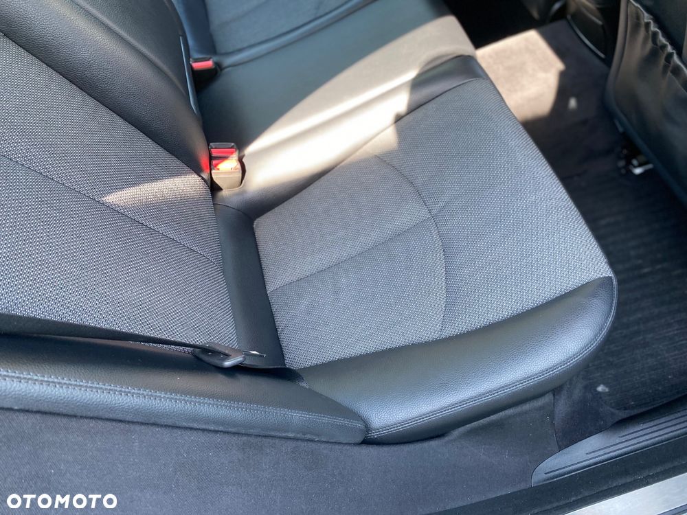 Mercedes-Benz Klasa E - 21