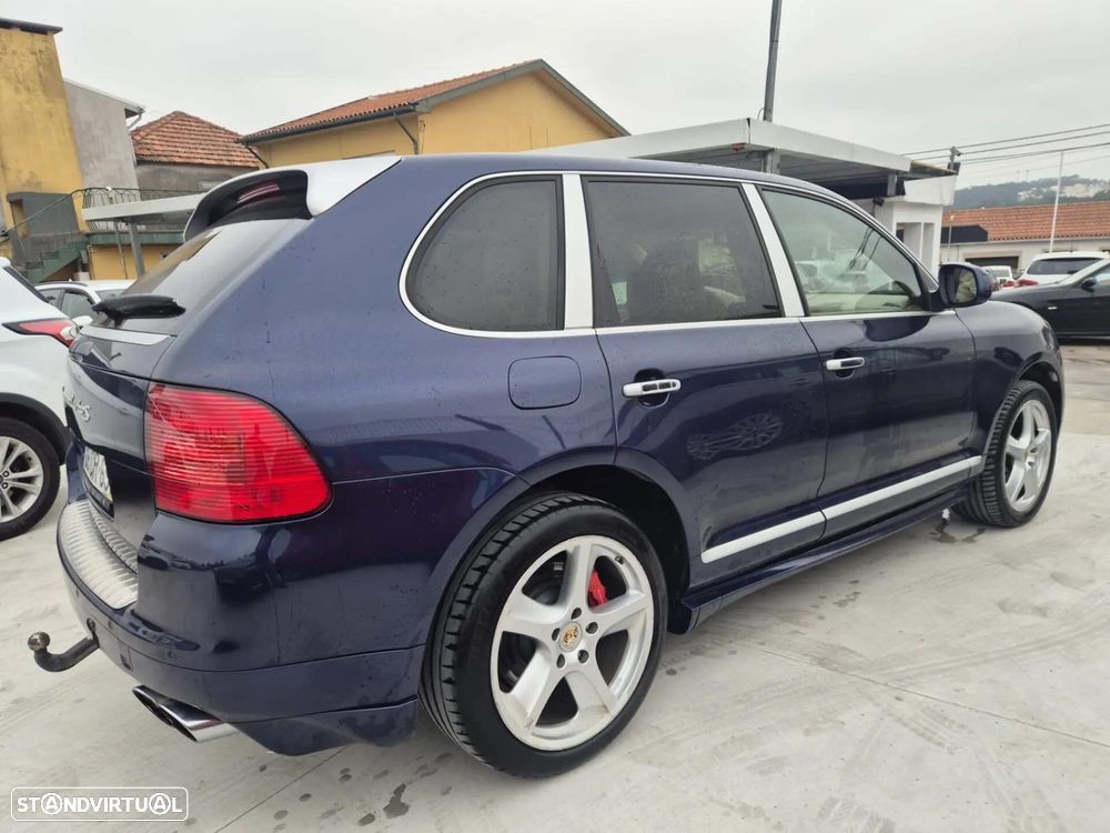 Porsche Cayenne Turbo - 3