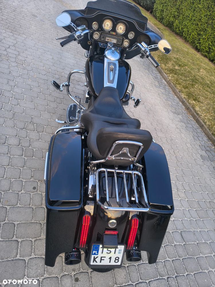 Harley-Davidson CVO Street Glide - 22