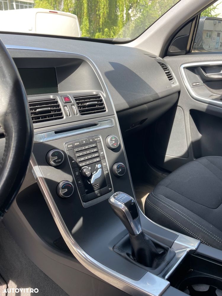Volvo XC 60 D4 Momentum - 6