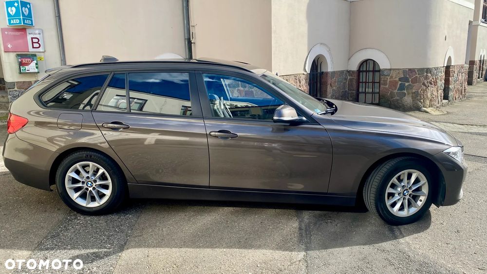 BMW Seria 3 318d xDrive - 7