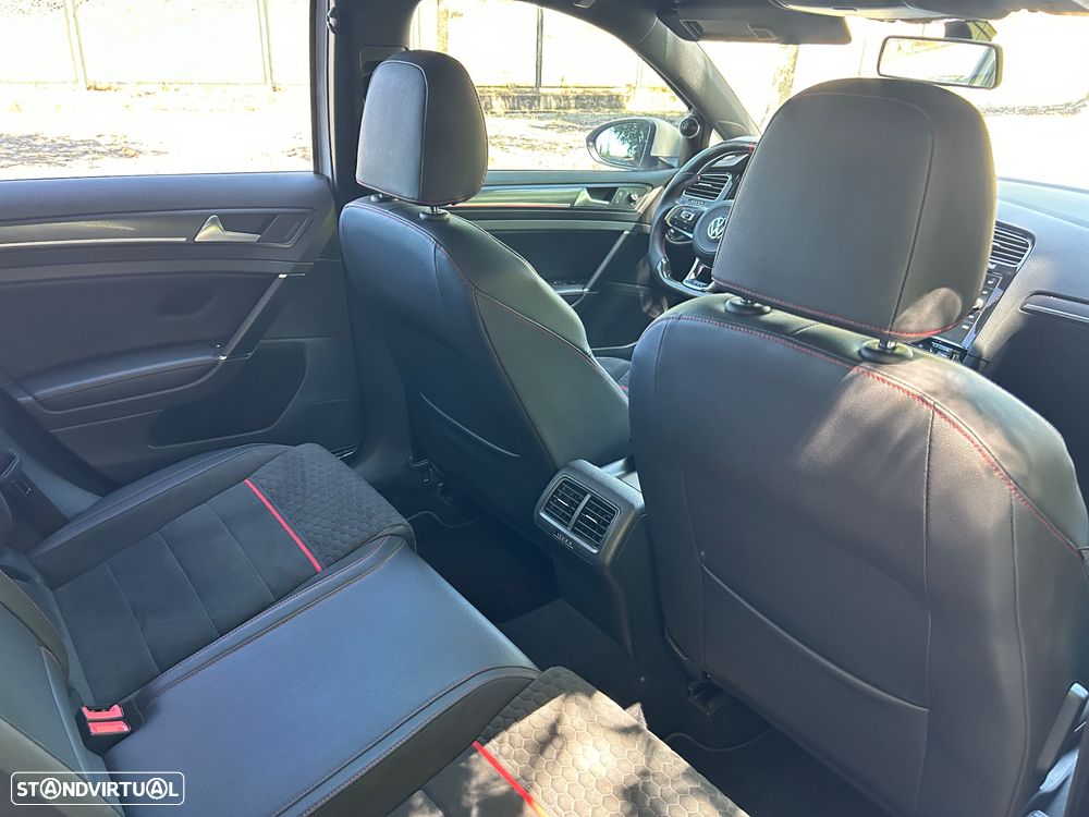 VW Golf 2.0 TSI GTI DSG Performance - 16