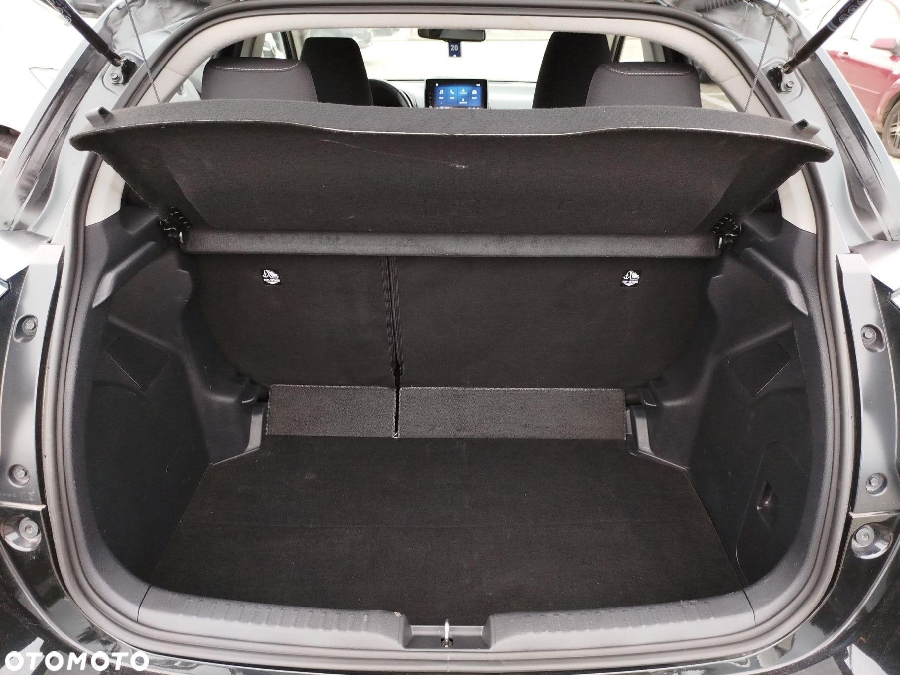 Toyota Yaris - 16