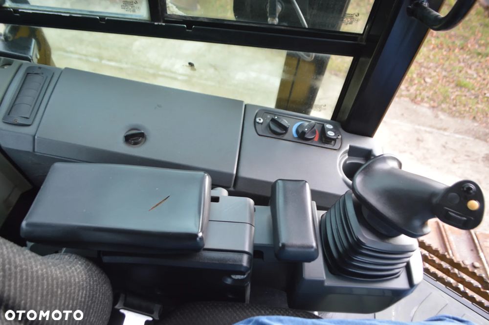 Caterpillar CAT D6K XL *2011* - 24