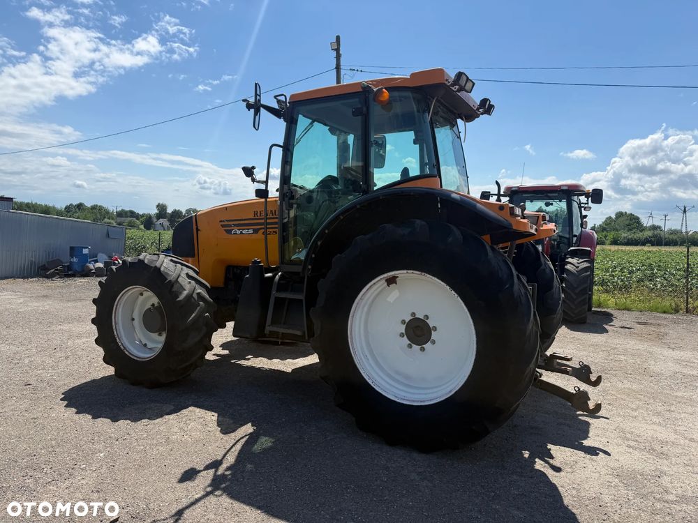 Renault ARES 825 RZ - 4