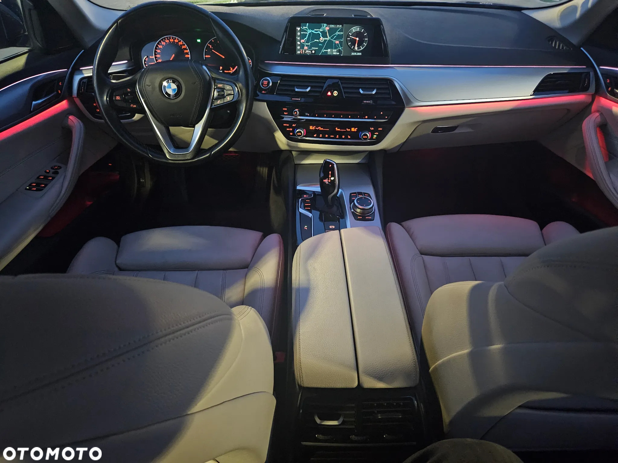 BMW Seria 5 520d Luxury Line sport - 29
