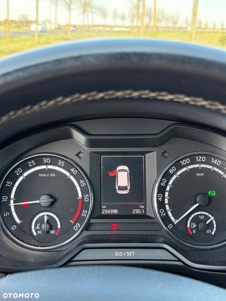 Skoda Octavia 2.0 TDI RS DSG - 8