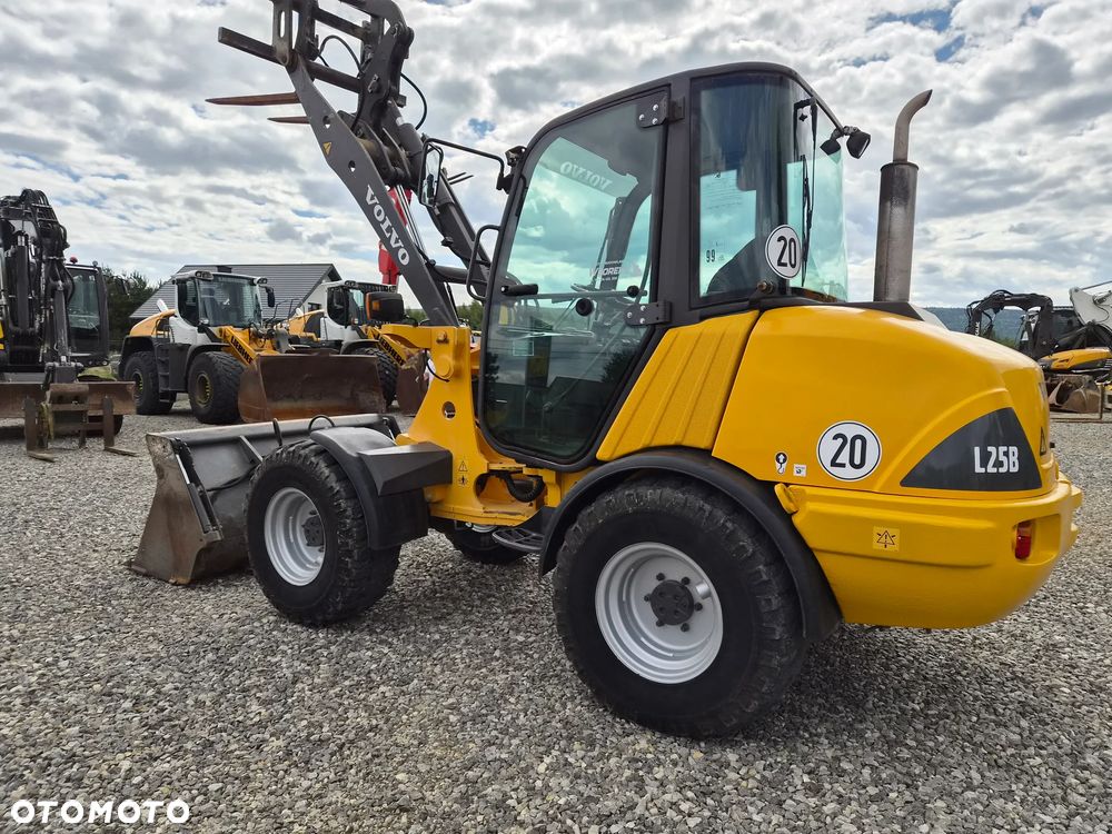 Volvo L25B - 13