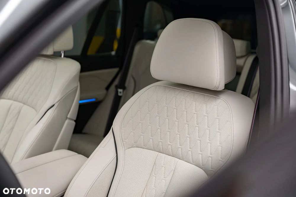 BMW X5 xDrive40d mHEV - 24