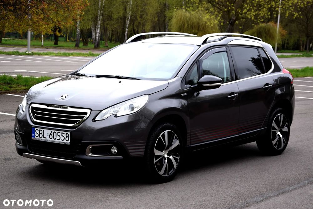Peugeot 2008 1.2 Pure Tech Allure S&S - 12