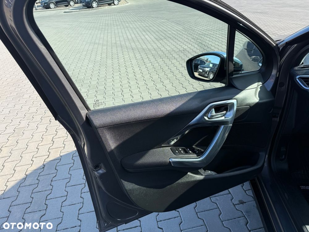 Peugeot 2008 120 VTI Allure - 19