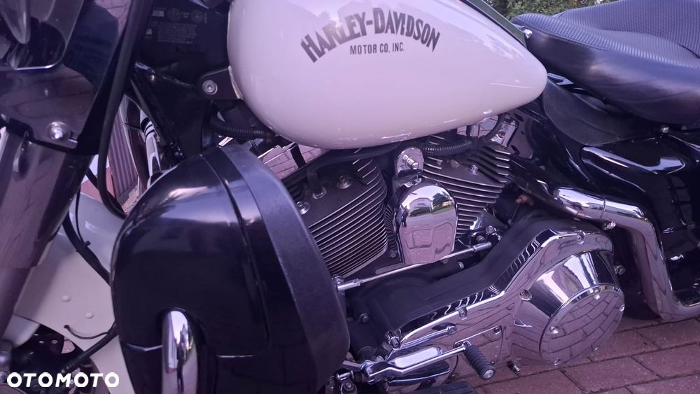 Harley-Davidson Touring Road King - 17