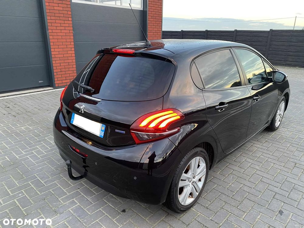 Peugeot 208 1.6 BlueHDi Allure S&S - 30