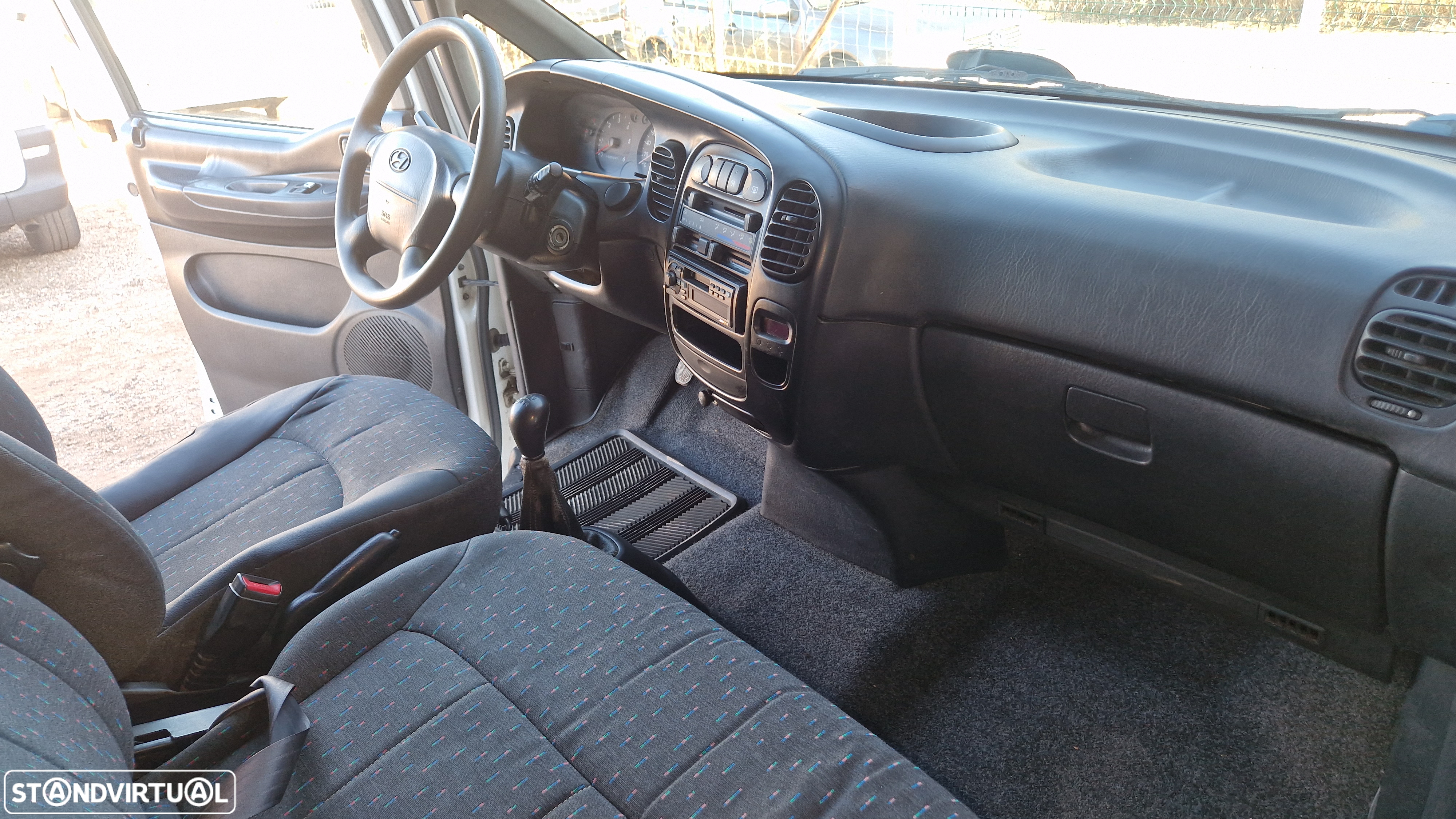 Hyundai H-1 Starex - 12