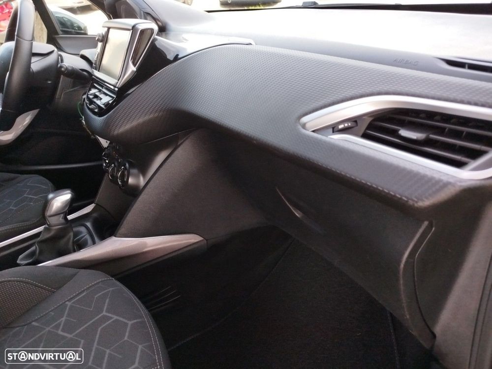 Peugeot 2008 1.6 BlueHDi Style - 9