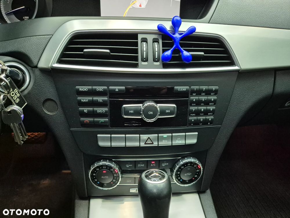 Mercedes-Benz Klasa C 200 T CGI Automatik BlueEFFICIENCY Avantgarde - 22