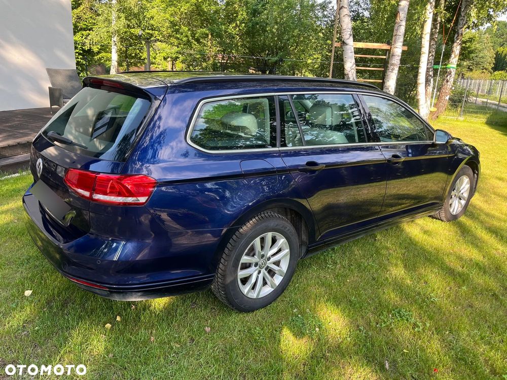 Volkswagen Passat - 4