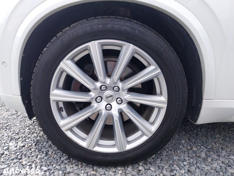 Volvo XC 90 - 22
