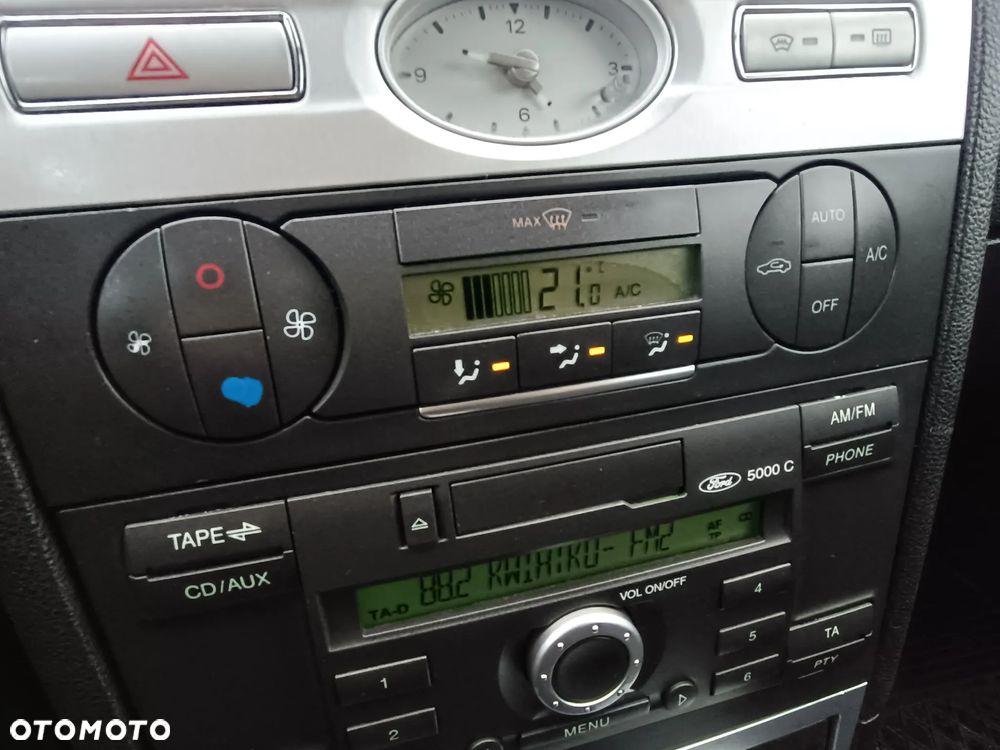 Ford Mondeo Turnier 2.0 TDCi Titanium - 16