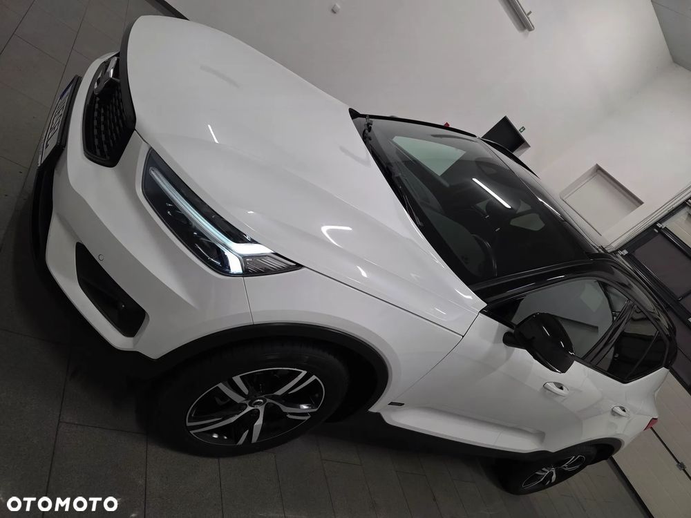 Volvo XC 40 D3 SCR R-Design - 4