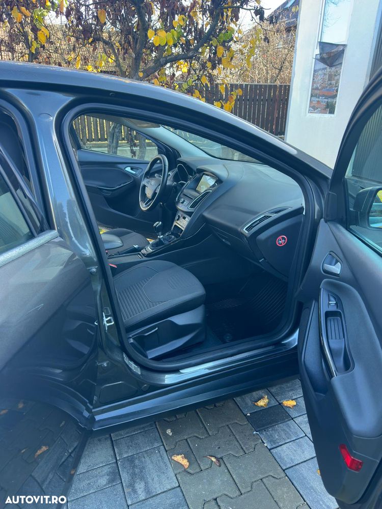 Ford Focus 1.5 EcoBlue Start-Stopp-System TITANIUM - 16