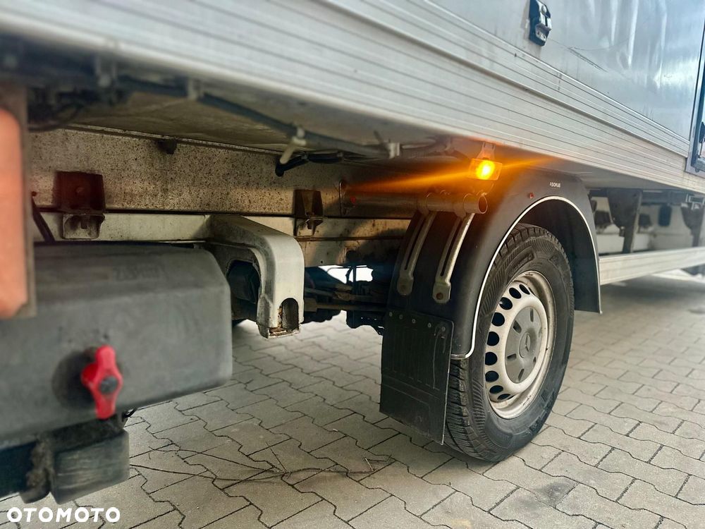 Mercedes-Benz SPRINTER - 11