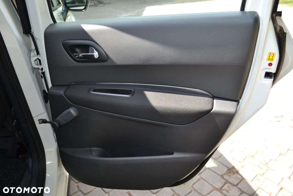 Peugeot 3008 1.6 HDi Trendy - 25