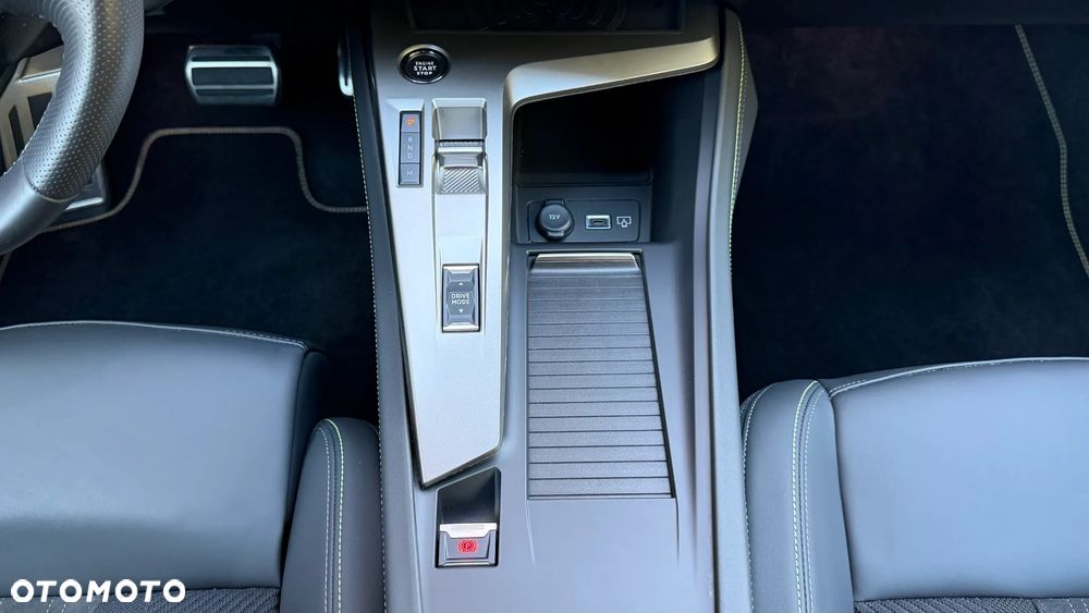 Peugeot 408 1.2 PureTech mHEV GT Exclusive S&S e-DCS6 - 32