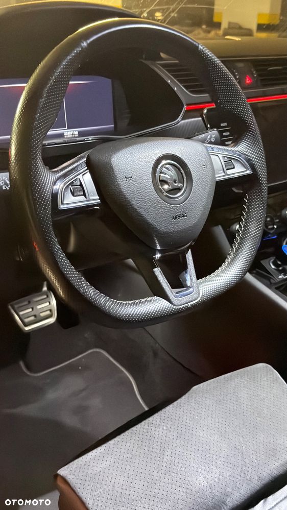 Skoda Superb 2.0 TDI Sportline DSG - 20
