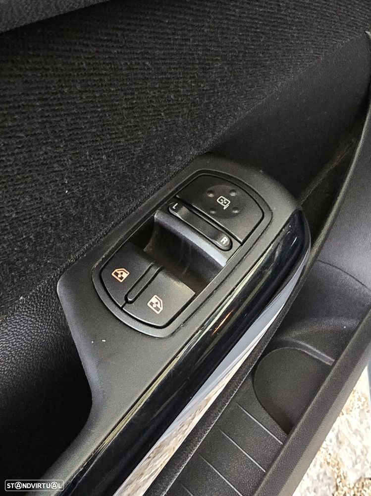 Opel Corsa 1.2 Enjoy - 19