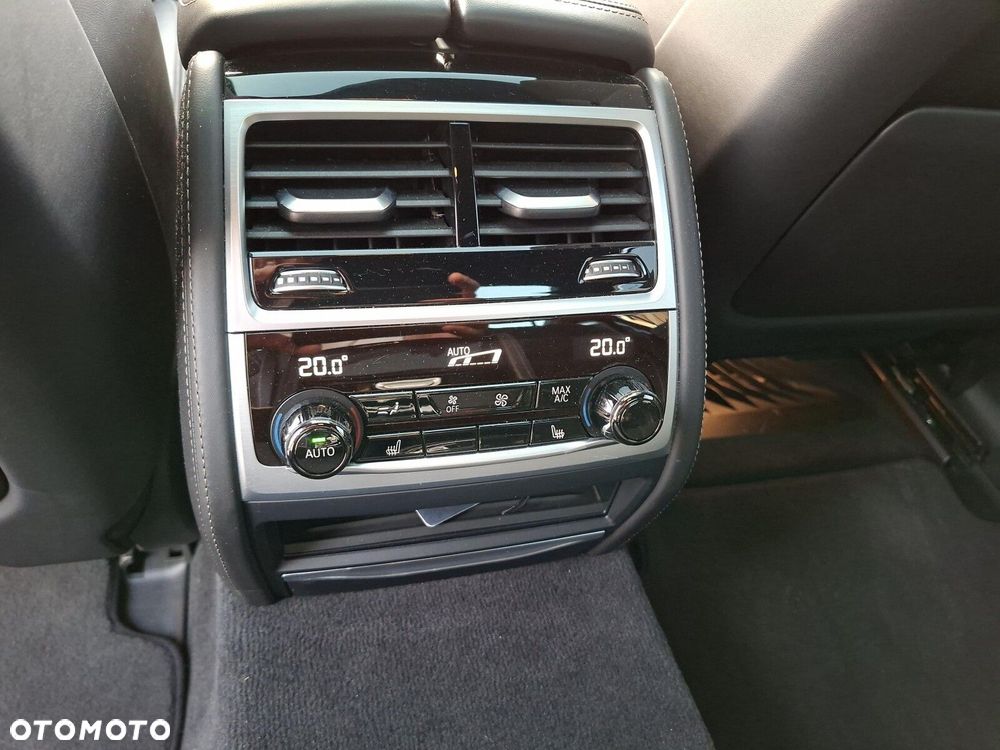 BMW Seria 7 750d xDrive sport - 17