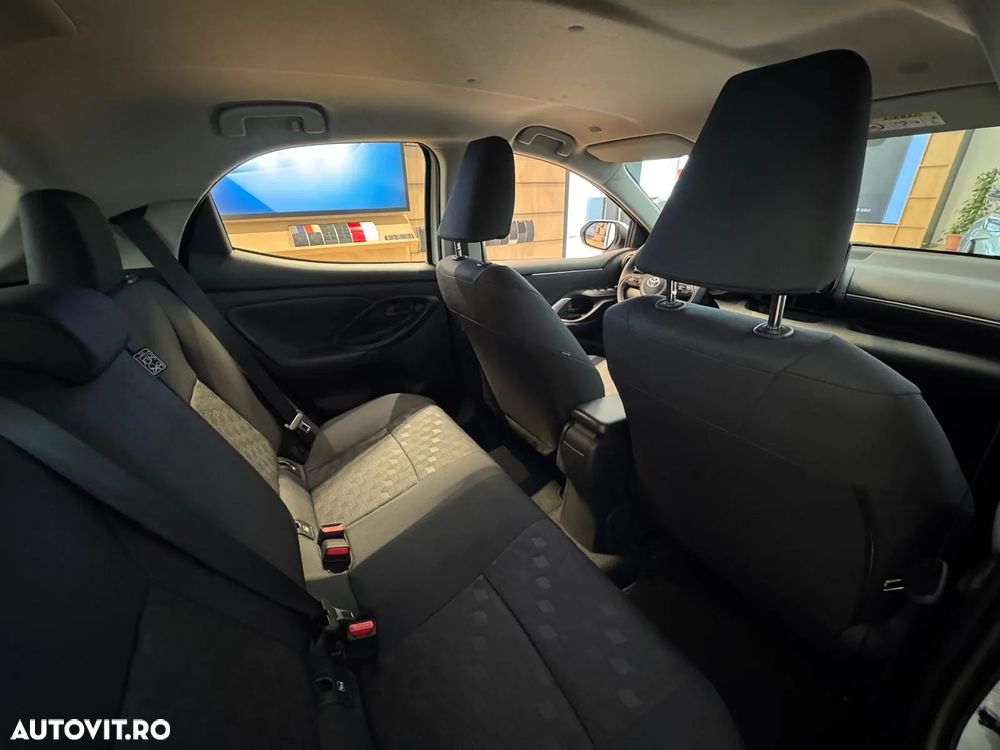 Toyota Yaris - 24