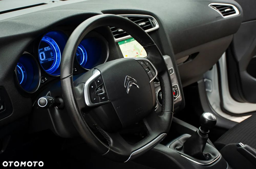 Citroën C4 PureTech 130 Stop&Start SHINE - 23