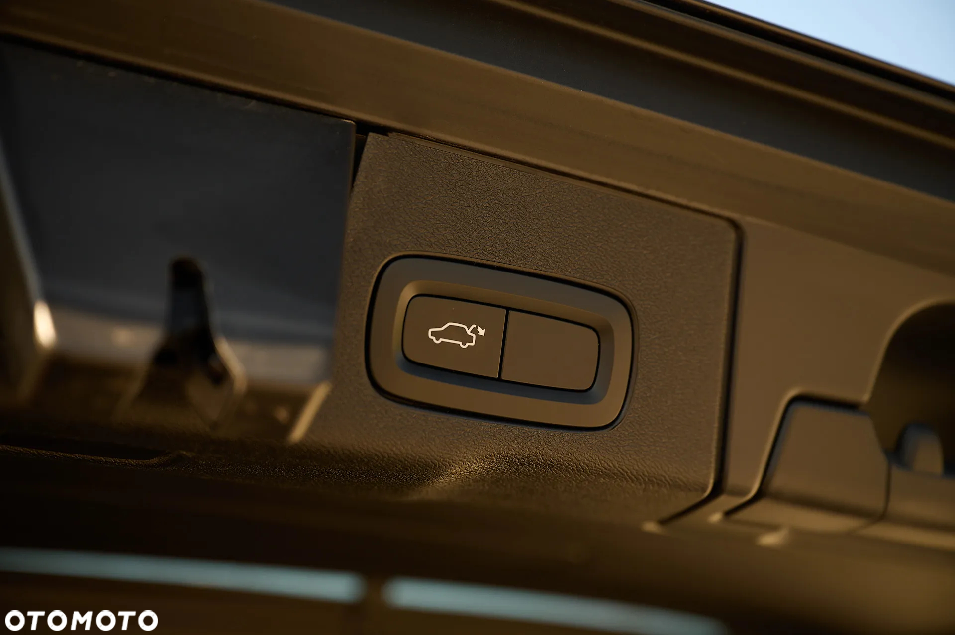 Volvo XC 60 D4 Momentum Pro - 26