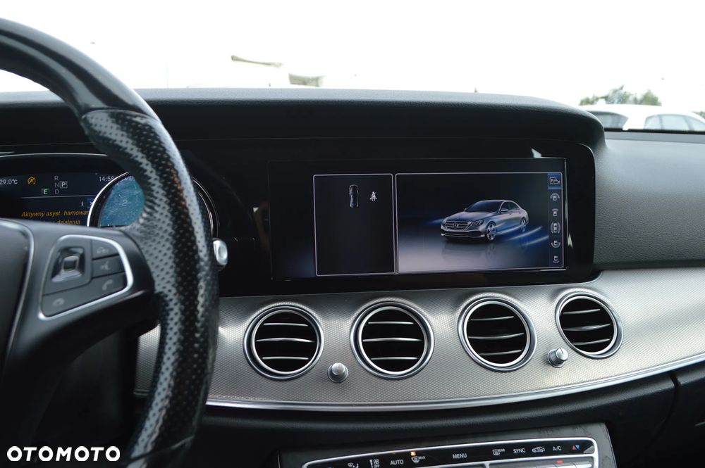 Mercedes-Benz Klasa E 220 d 9G-TRONIC - 25