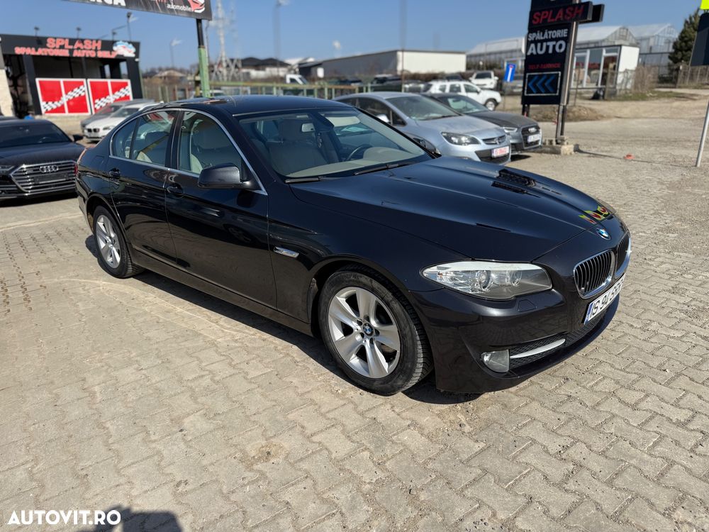 BMW Seria 5 523i Sport-Aut. - 2