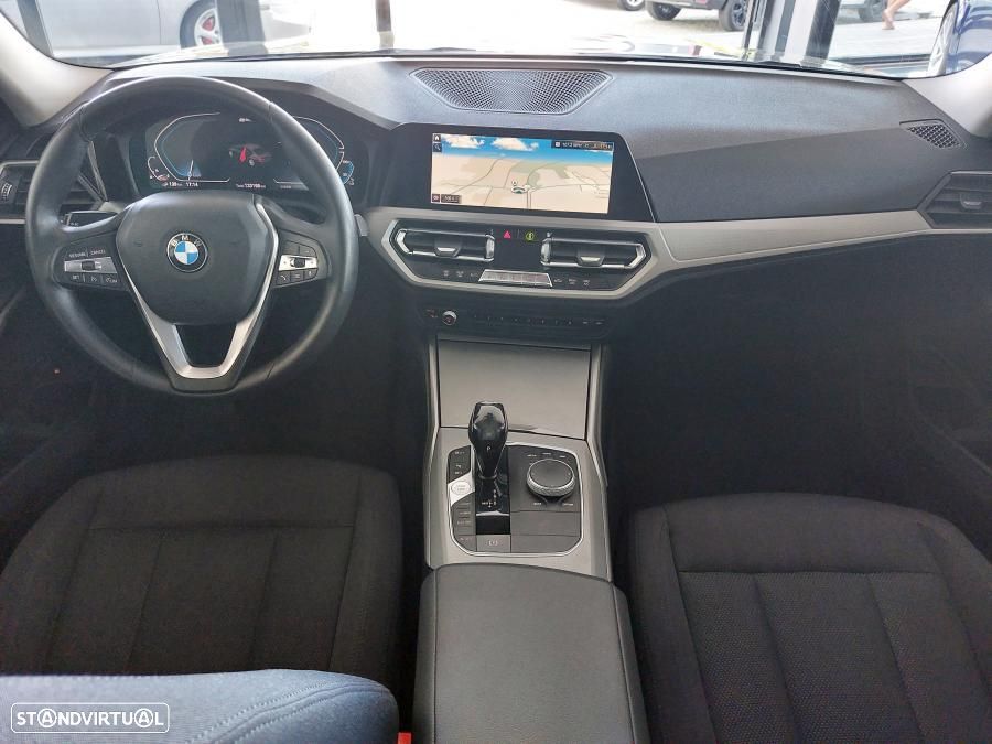 BMW 330 e Auto - 45