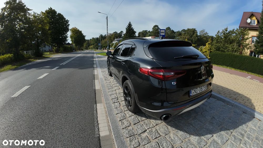 Alfa Romeo Stelvio - 7
