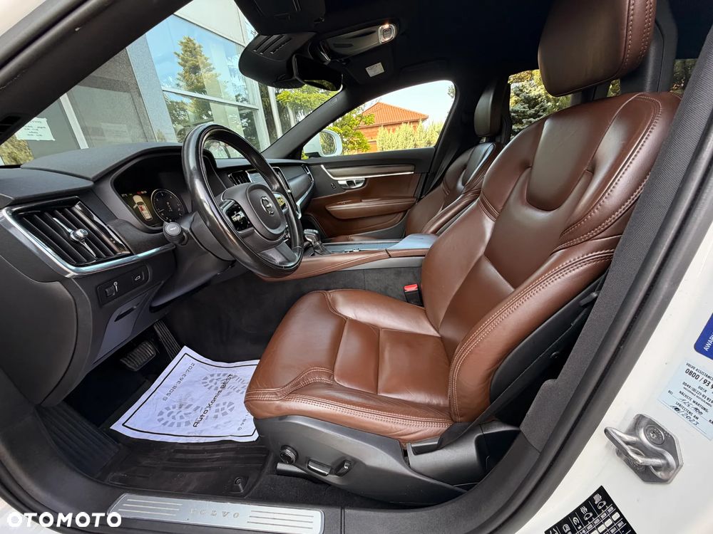 Volvo V90 Cross Country D5 SCR AWD - 33