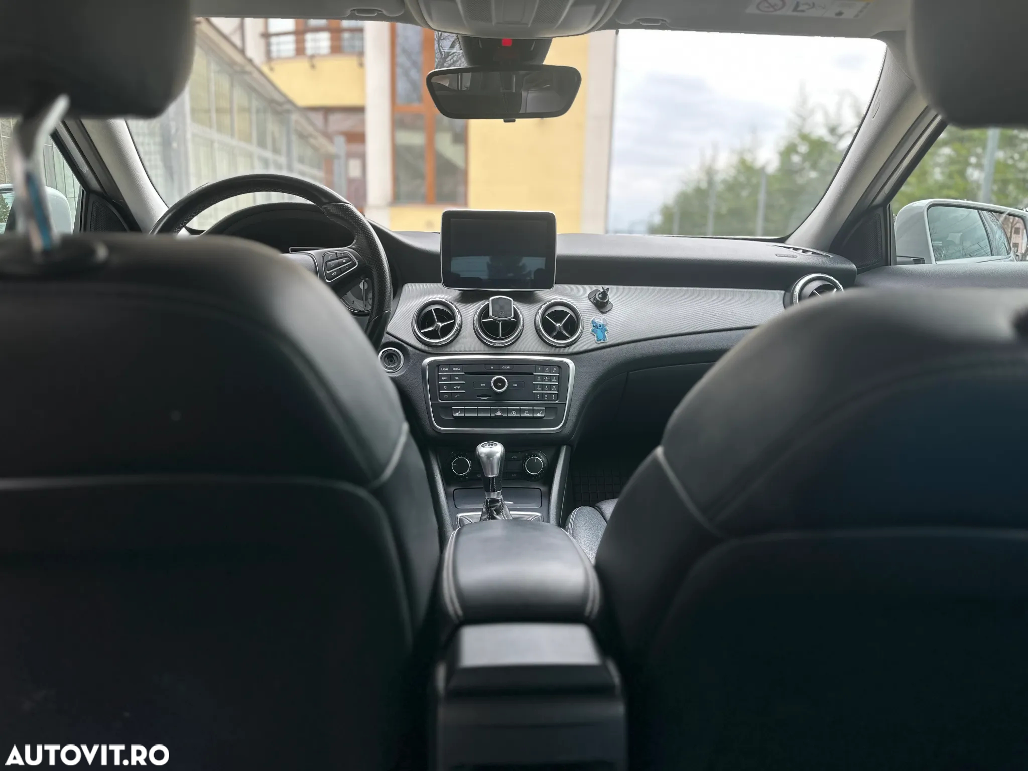 Mercedes-Benz GLA 180 - 17