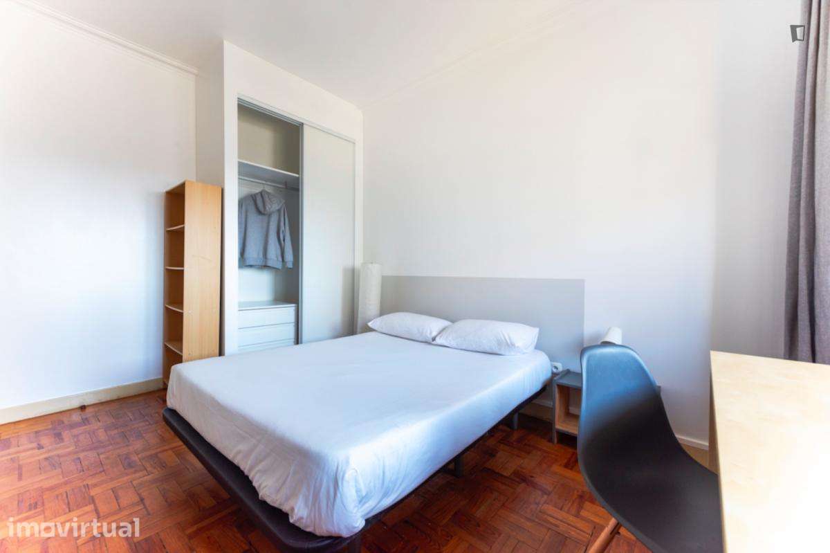 Quarto - localizado em Montes Claros Coimbra - Grande imagem: 5/9