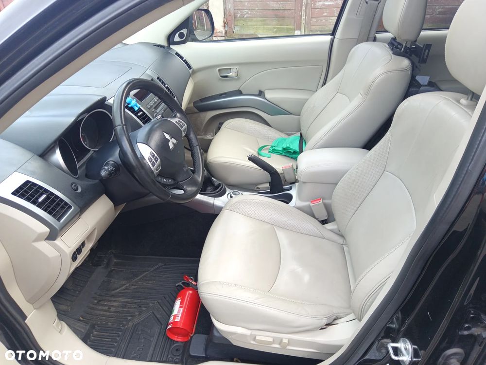 Mitsubishi Outlander 2.0 DID Instyle - 13