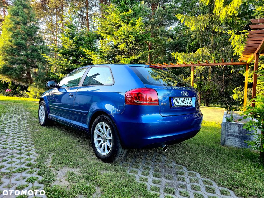 Audi A3 3-drzwiowe 1.6 FSI Ambition - 9