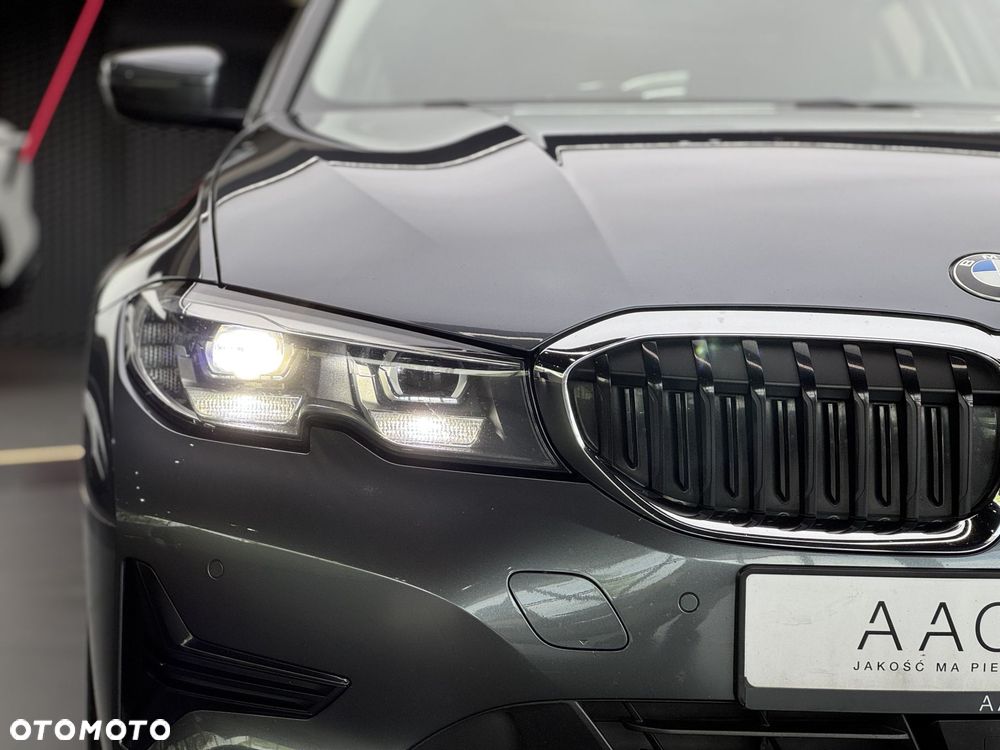 BMW Seria 3 318i - 40